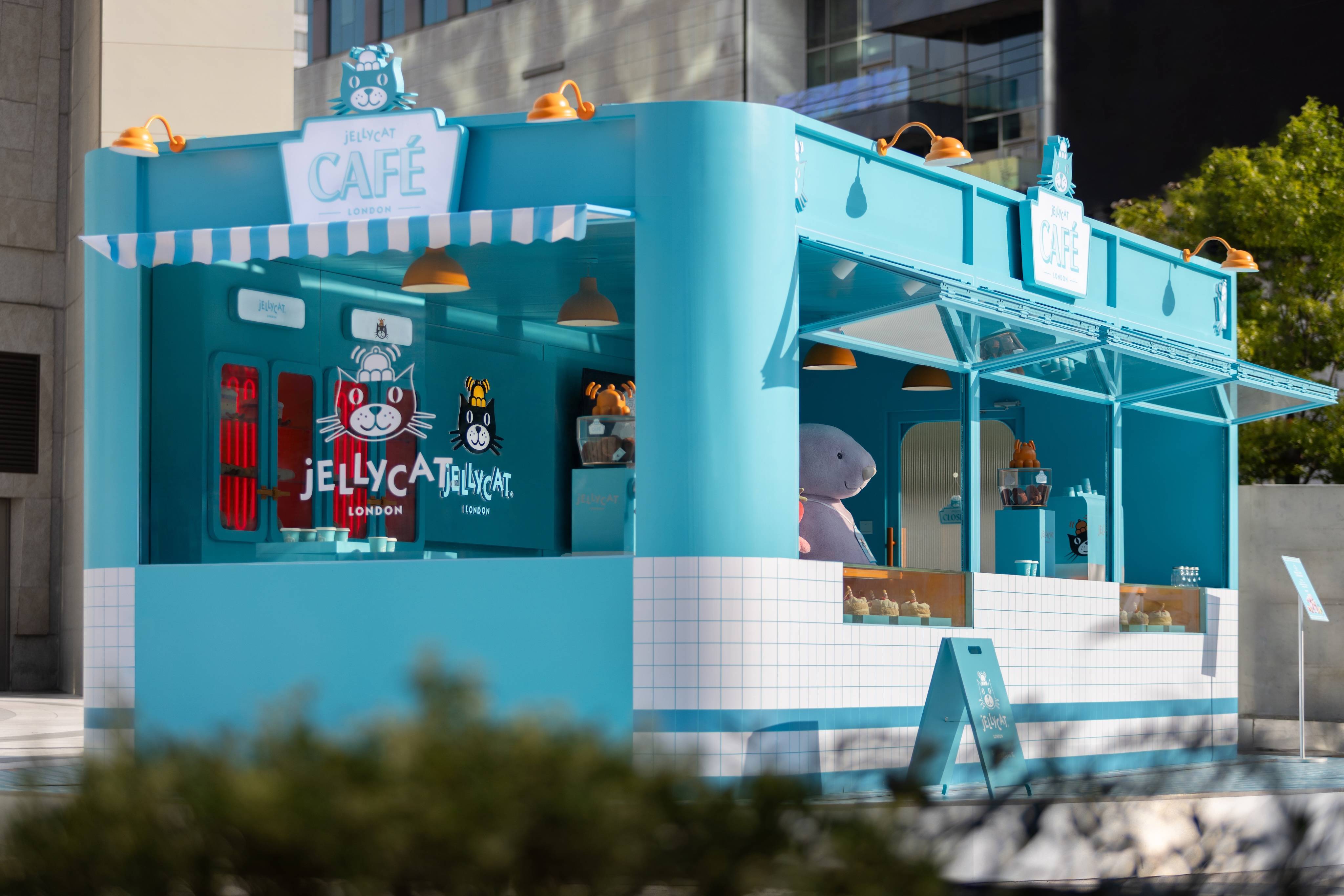 Jellycat CAFÉ登陆上海BALENCIAGA全新香水致敬经典|是日美好